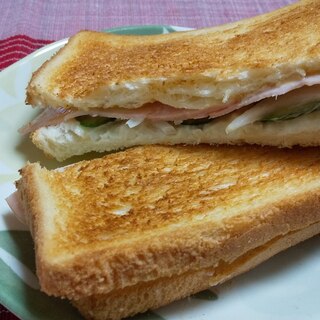 パンで朝食♪ホットハムサンド～